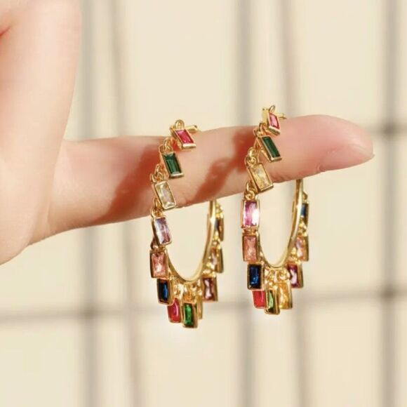 ✨🆕🔅 Cascading Simulated Gems 18K Gold Plated Hoop Earrings✨🔅 - Picture 1 of 11